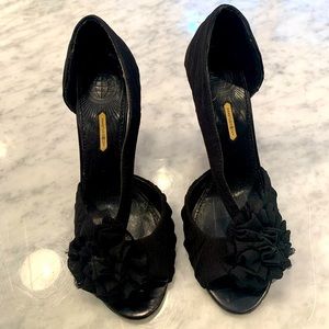 Max Studio evening pump. Size 6.5. Worn one times. With silk ruching